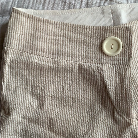 NWOT | Karlie | Seersucker Bermuda shorts | Medium - Picture 2 of 5